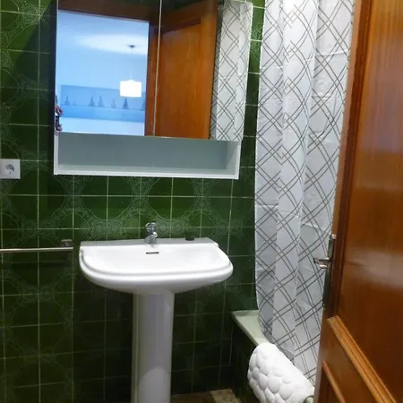 Apartamento Sobre La Playa Con Parking *