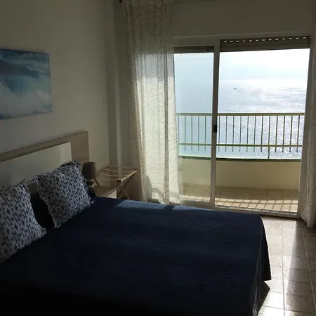Apartamento Sobre La Playa Con Parking
